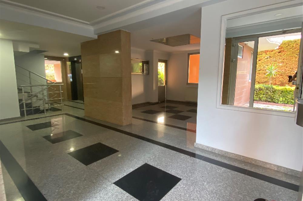 ATAŞEHİR TAPUSUNA PARALEL SOKAKTA SATILIK BÜYÜK 3+1 DAİRE