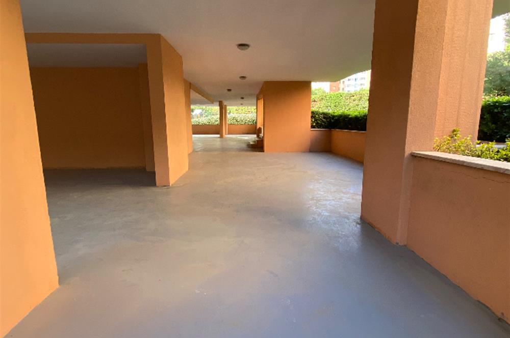 ATAŞEHİR TAPUSUNA PARALEL SOKAKTA SATILIK BÜYÜK 3+1 DAİRE