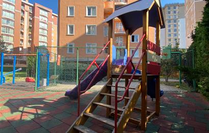 ATAŞEHİR TAPUSUNA PARALEL SOKAKTA SATILIK BÜYÜK 3+1 DAİRE