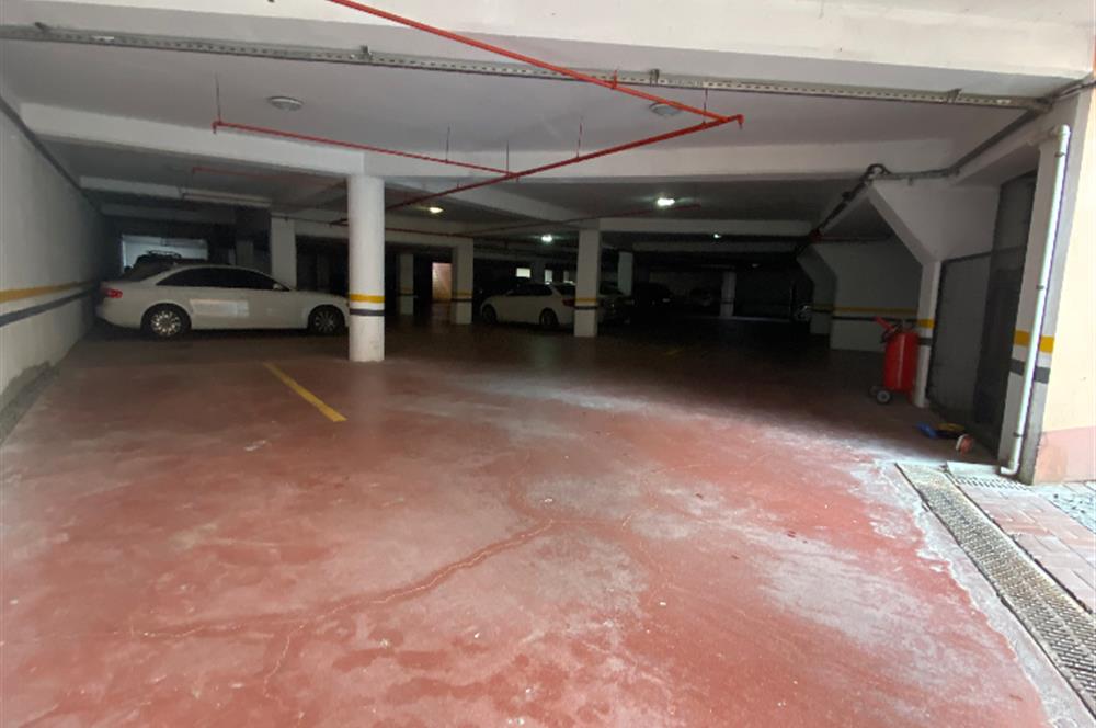 ATAŞEHİR TAPUSUNA PARALEL SOKAKTA SATILIK BÜYÜK 3+1 DAİRE