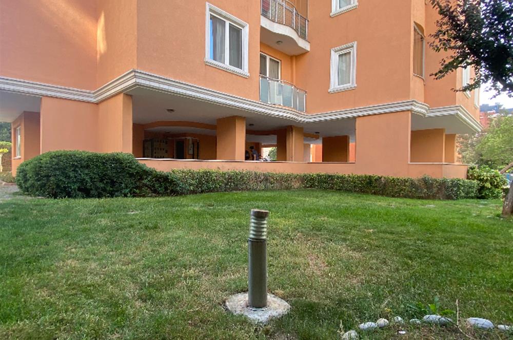 ATAŞEHİR TAPUSUNA PARALEL SOKAKTA SATILIK BÜYÜK 3+1 DAİRE