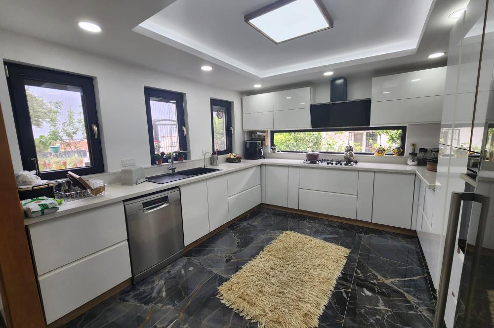 Eşsiz Özelliklerde Özel tasarım 5+1 Satılık Villa