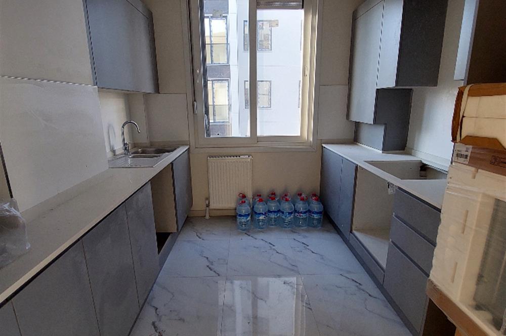 1251401145 ERENKÖY'DE BAĞDAT CADDE YAKINI 3+1 BALKONLU SIFIR KİRALIK DAİRE