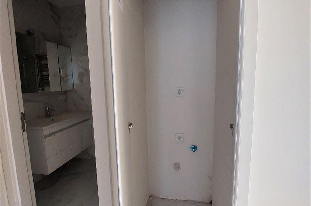 1251401145 ERENKÖY'DE BAĞDAT CADDE YAKINI 3+1 BALKONLU SIFIR KİRALIK DAİRE