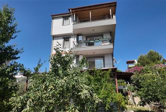 URLA TORASAN'DA BALKONLU, BAHÇE KULLANIMLI KİRALIK DAİRE