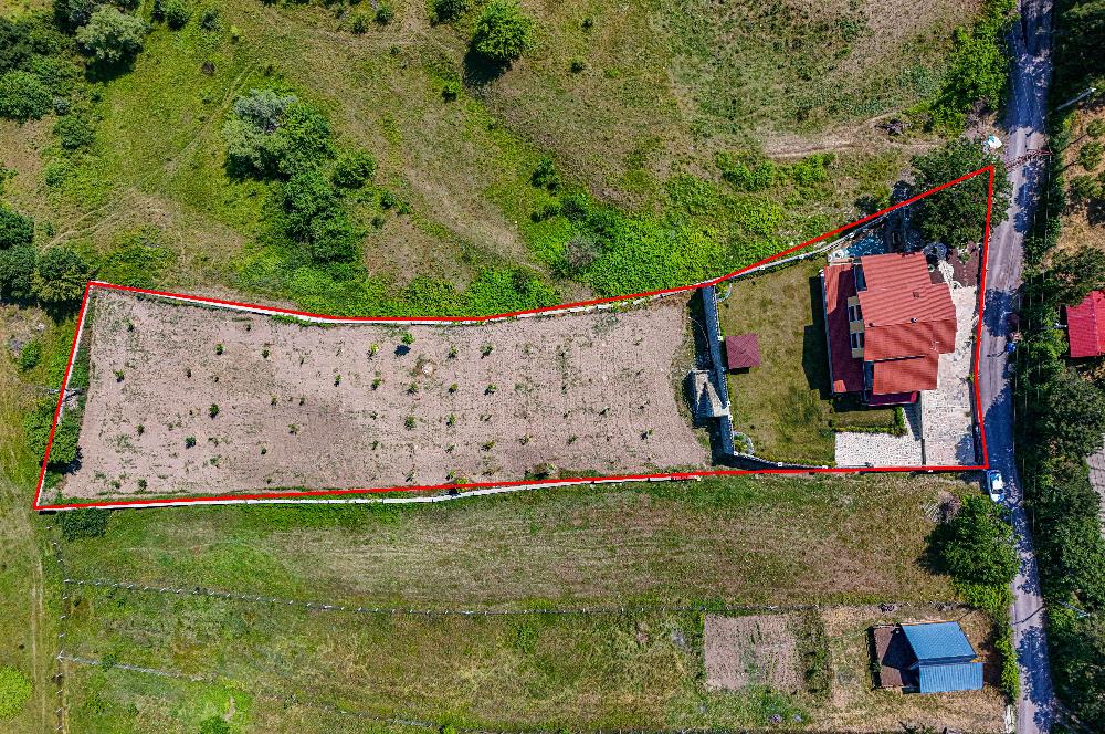 YALOVA ALTINOVADA 4825 M2 ARSA İÇİNDE SATILIK ÖZEL BİR VİLLA