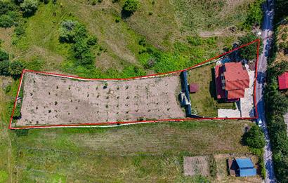 YALOVA ALTINOVADA 4825 M2 ARSA İÇİNDE SATILIK ÖZEL BİR VİLLA