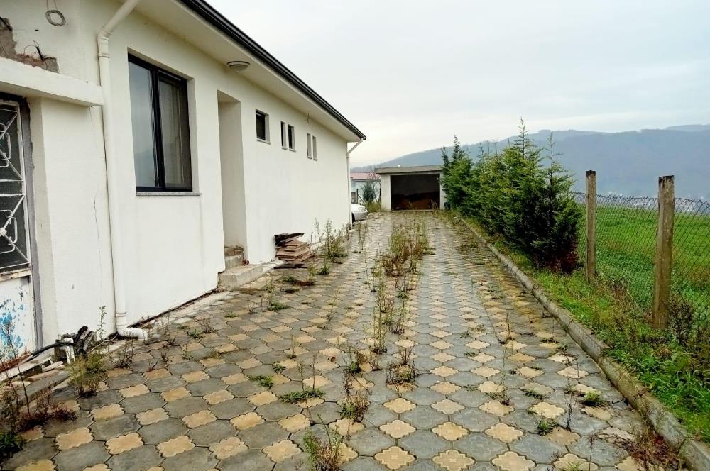 SATILIK, OSB YAKIN ÜZERİNDE EV OLAN 3 PARSEL ARSA