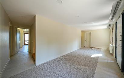YALOVA ALTINOVADA 4825 M2 ARSA İÇİNDE SATILIK ÖZEL BİR VİLLA