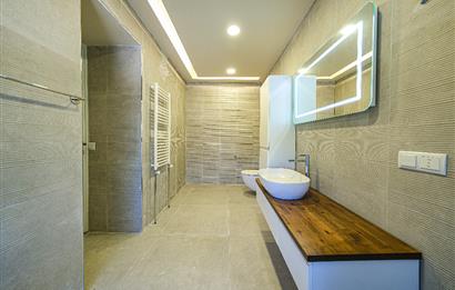 YALOVA ALTINOVADA 4825 M2 ARSA İÇİNDE SATILIK ÖZEL BİR VİLLA