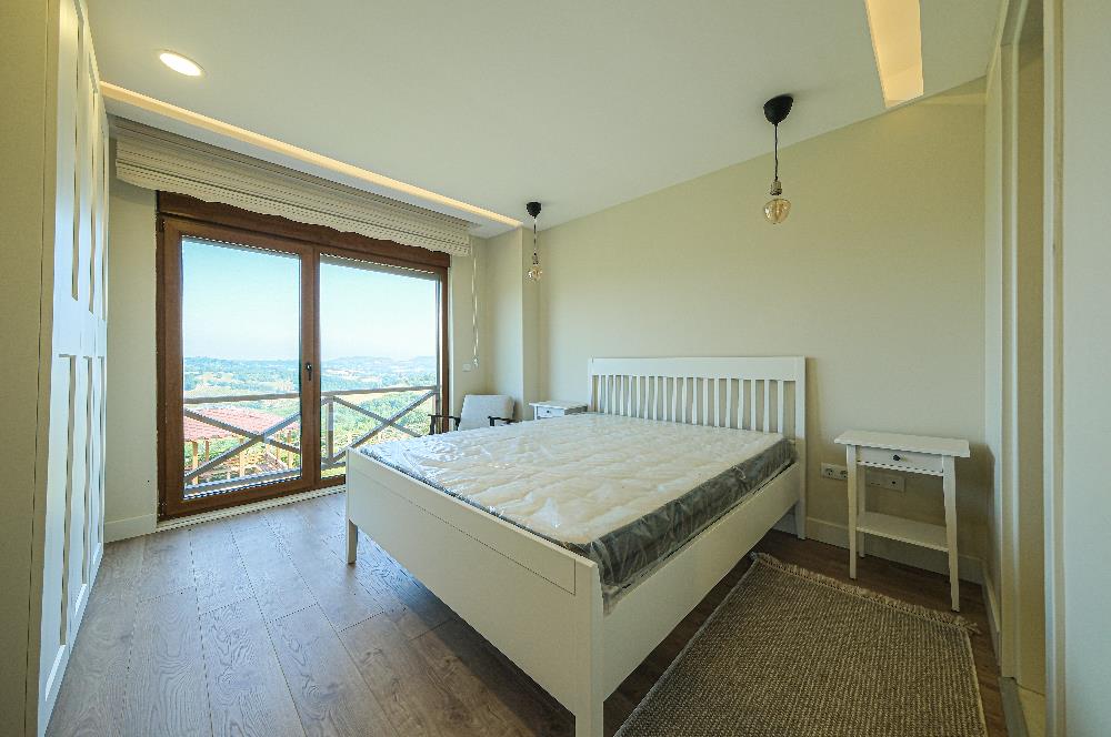 YALOVA ALTINOVADA 4825 M2 ARSA İÇİNDE SATILIK ÖZEL BİR VİLLA