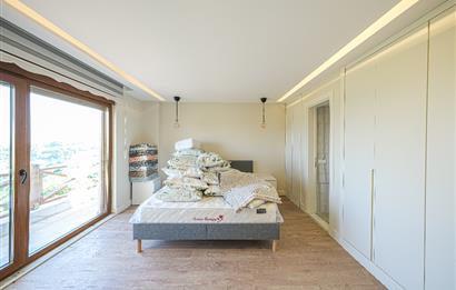 YALOVA ALTINOVADA 4825 M2 ARSA İÇİNDE SATILIK ÖZEL BİR VİLLA