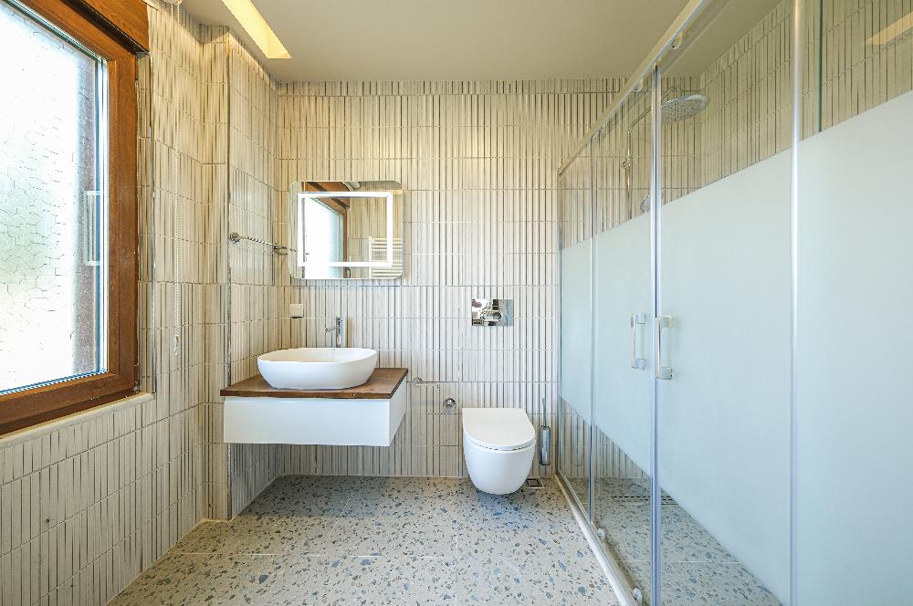 YALOVA ALTINOVADA 4825 M2 ARSA İÇİNDE SATILIK ÖZEL BİR VİLLA