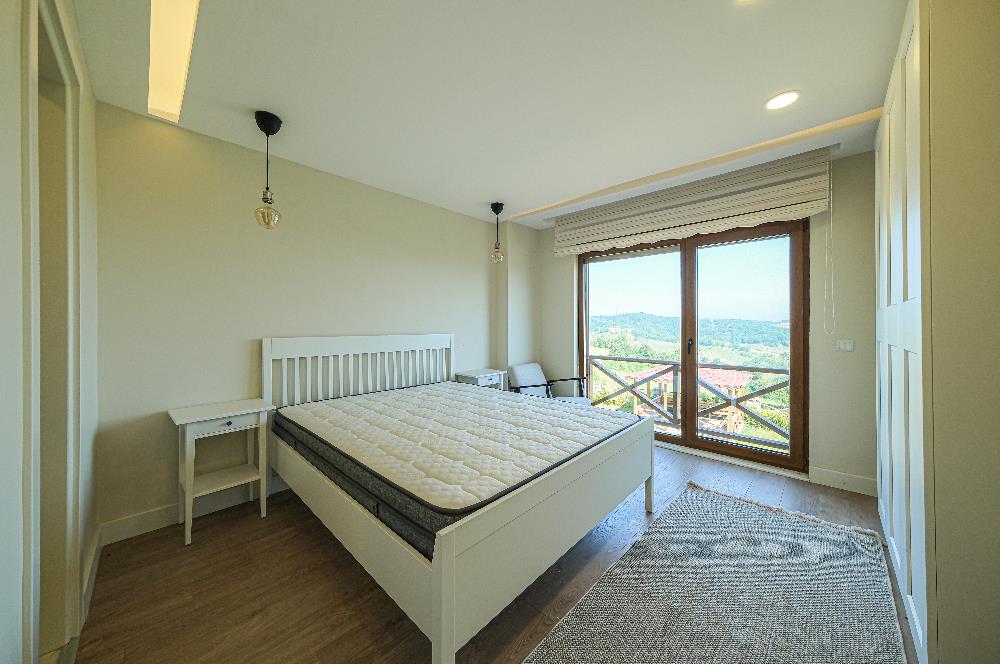 YALOVA ALTINOVADA 4825 M2 ARSA İÇİNDE SATILIK ÖZEL BİR VİLLA