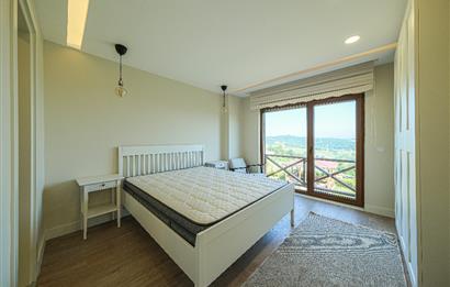 YALOVA ALTINOVADA 4825 M2 ARSA İÇİNDE SATILIK ÖZEL BİR VİLLA