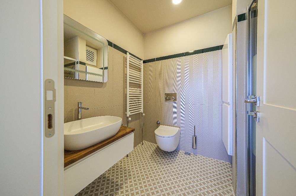 YALOVA ALTINOVADA 4825 M2 ARSA İÇİNDE SATILIK ÖZEL BİR VİLLA