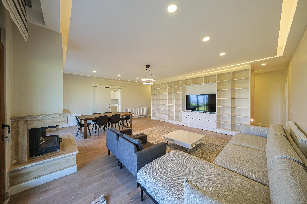 YALOVA ALTINOVADA 4825 M2 ARSA İÇİNDE SATILIK ÖZEL BİR VİLLA