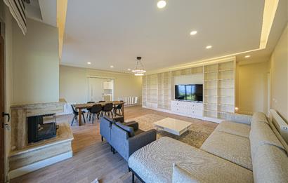 YALOVA ALTINOVADA 4825 M2 ARSA İÇİNDE SATILIK ÖZEL BİR VİLLA