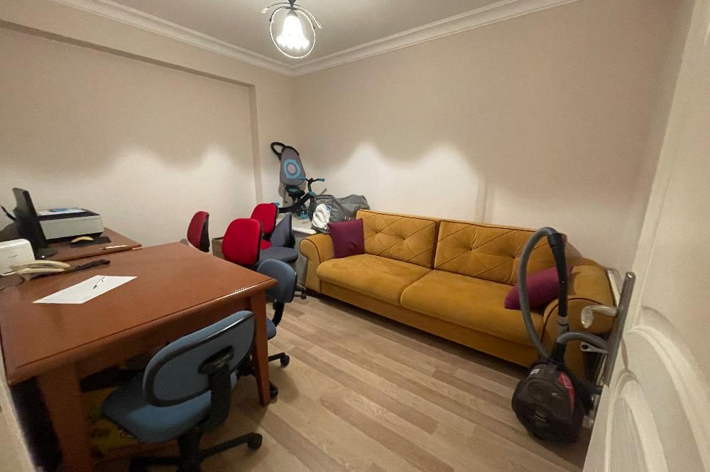 Bağdat Caddesi’nde 1+1 Kombili Yüksek Giriş Bakımlı Daire