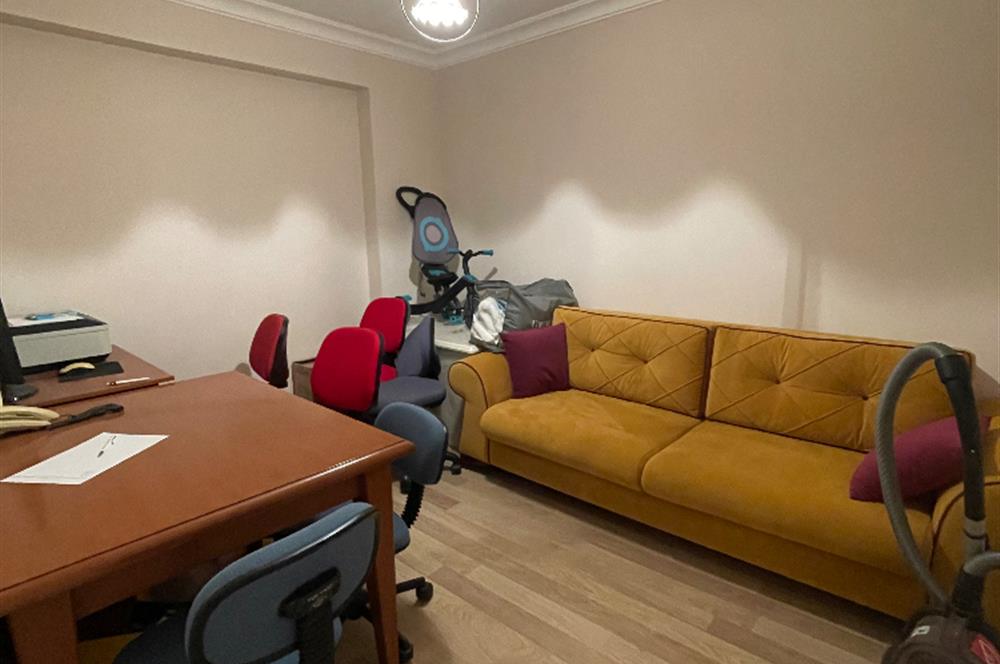 Bağdat Caddesi’nde 1+1 Kombili Yüksek Giriş Bakımlı Daire