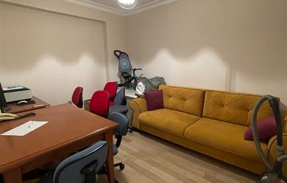 Bağdat Caddesi’nde 1+1 Kombili Yüksek Giriş Bakımlı Daire