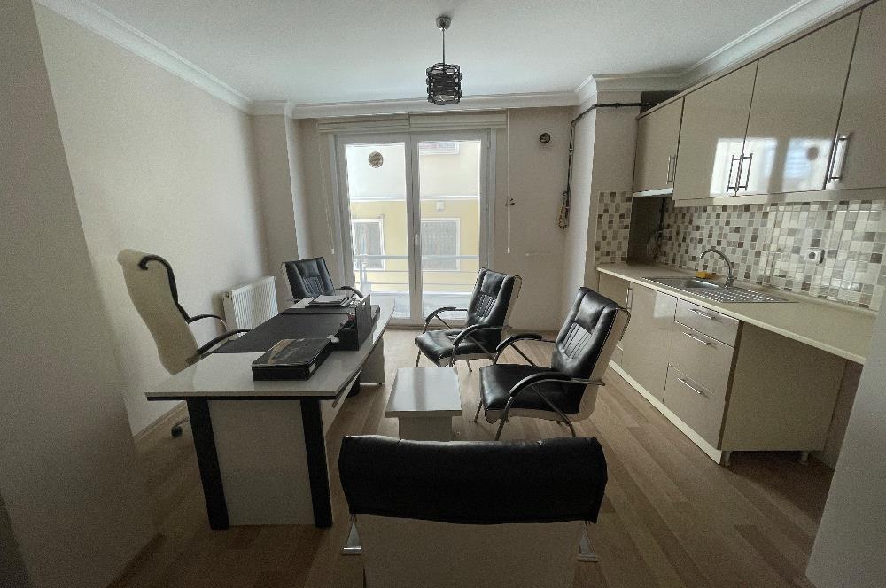 Bağdat Caddesi’nde 1+1 Kombili Yüksek Giriş Bakımlı Daire