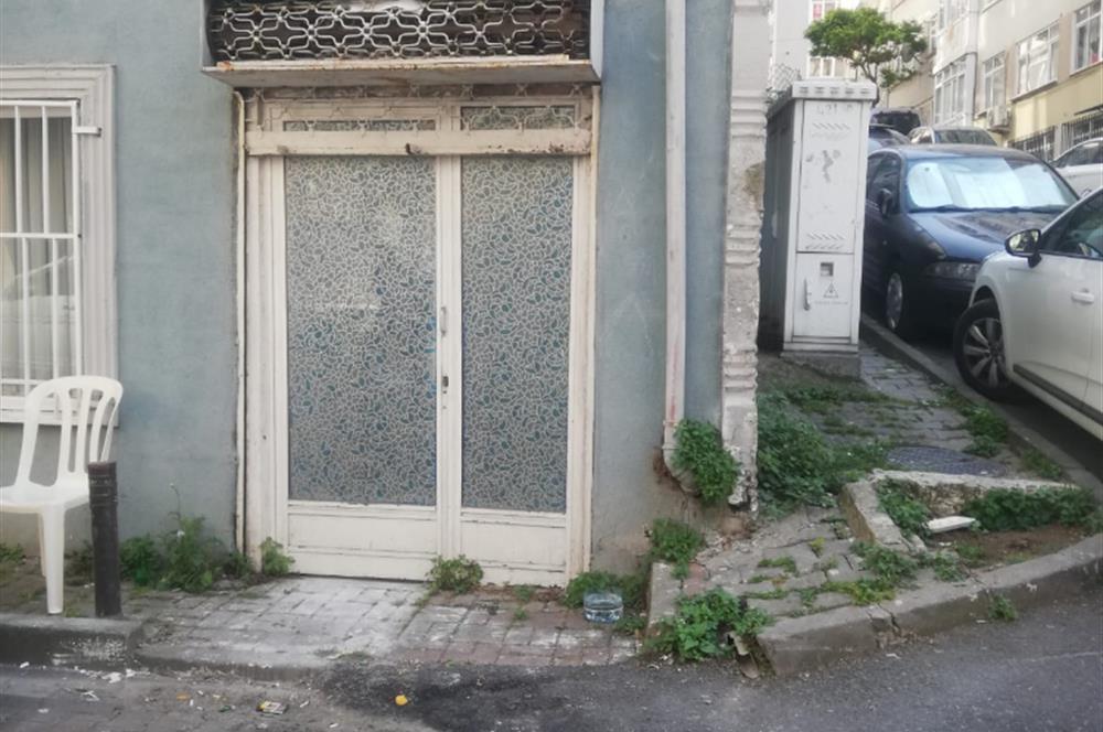 ZEYNEPKAMİL'DE KİRALIK DÜKKAN