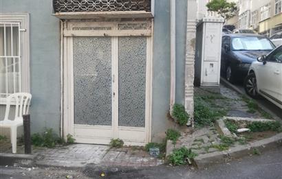 ZEYNEPKAMİL'DE KİRALIK DÜKKAN