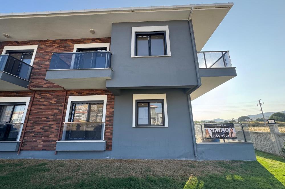 Foça Bağarası'nda Site İçerisinde Bahçe Katı Sıfır 2+1 Daire