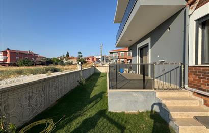 Foça Bağarası'nda Site İçerisinde Bahçe Katı Sıfır 2+1 Daire