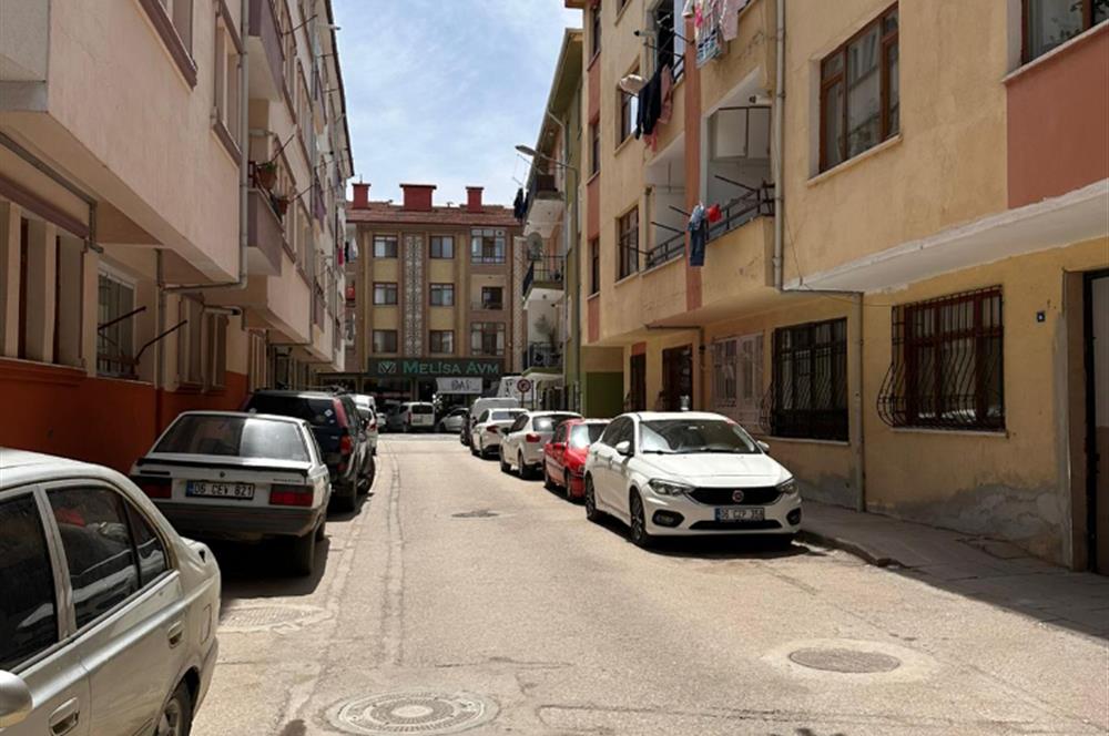 AYGÜN ÖZDEMİR'DEN DEPOLU DÜKKAN
