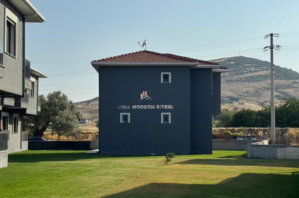 Foça Bağarası'nda Site İçerisinde Satılık Sıfır 2+1 Daire 