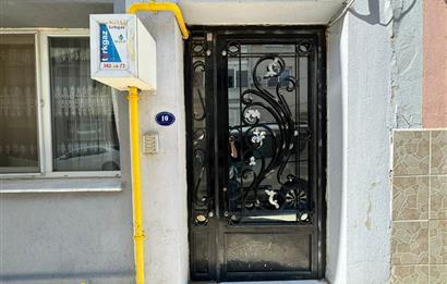 Bornova Pınarbaşı'nda Arakat Satılık 3+1 daire