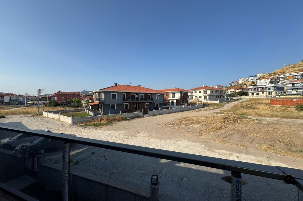 Foça Bağarası'nda Site İçerisinde Satılık Sıfır 2+1 Daire 