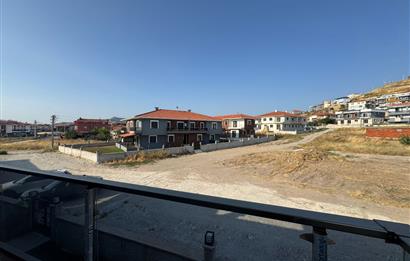 Foça Bağarası'nda Site İçerisinde Satılık Sıfır 2+1 Daire 