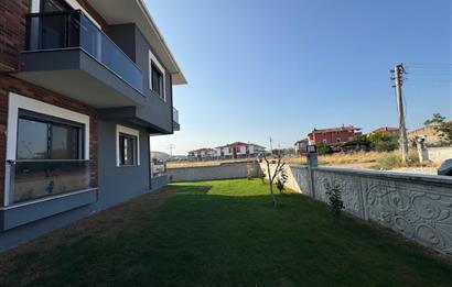 Foça Bağarası'nda Site İçerisinde Bahçe Katı Sıfır 2+1 Daire