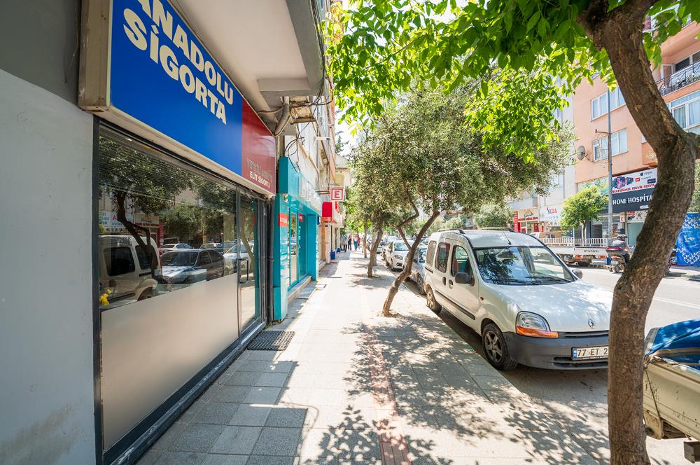 C21 Cius; Gemlik İstiklal Caddesi Üstünde 36m² Satılık Dükkan