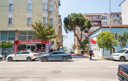C21 Cius; Gemlik İstiklal Caddesi Üstünde 36m² Satılık Dükkan