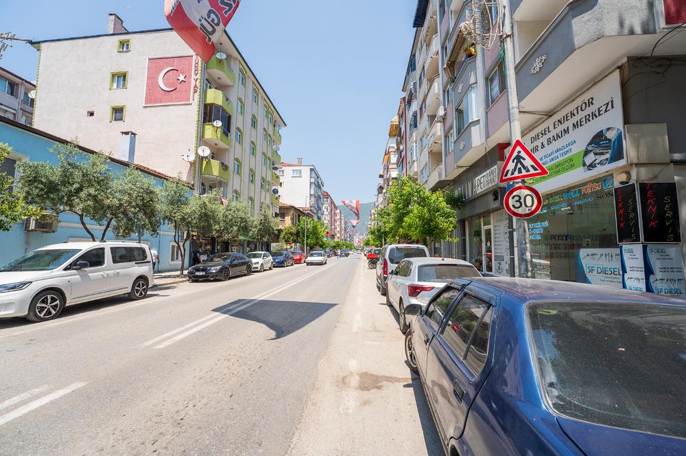C21 Cius; Gemlik İstiklal Caddesi Üstünde 36m² Satılık Dükkan