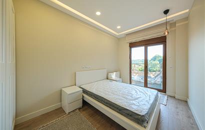 YALOVA ALTINOVADA 4825 M2 ARSA İÇİNDE SATILIK ÖZEL BİR VİLLA