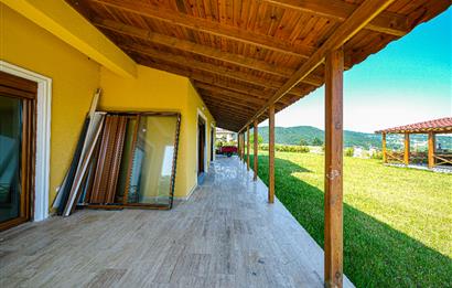 YALOVA ALTINOVADA 4825 M2 ARSA İÇİNDE SATILIK ÖZEL BİR VİLLA