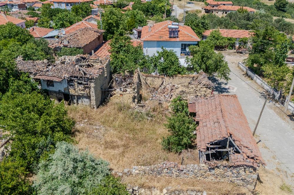 C21 LOCA KIRKAĞAÇ ALACALAR MAH.SATILIK MÜKEMMEL EV VE ARSASI