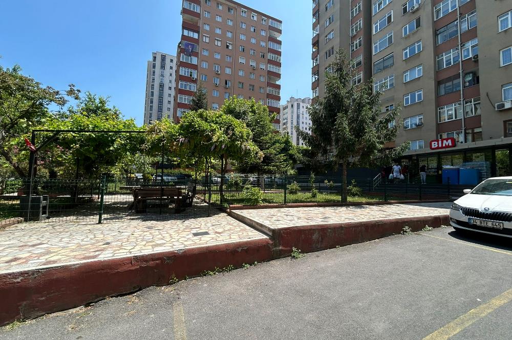 CENTURY21 NEODAN BOŞ, KOZYATAĞI İNÖNÜ CAD.ÜZERİNDE SATILIK 3+ 1