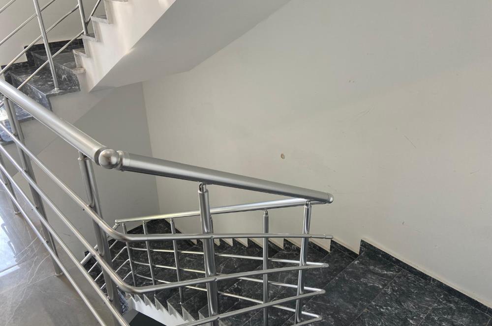 Taşpınar'da Bulvara Yakın Eşyalı Kiralık 1+1