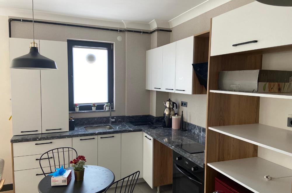 Taşpınar'da Bulvara Yakın Eşyalı Kiralık 1+1