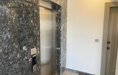 Taşpınar'da Bulvara Yakın Eşyalı Kiralık 1+1