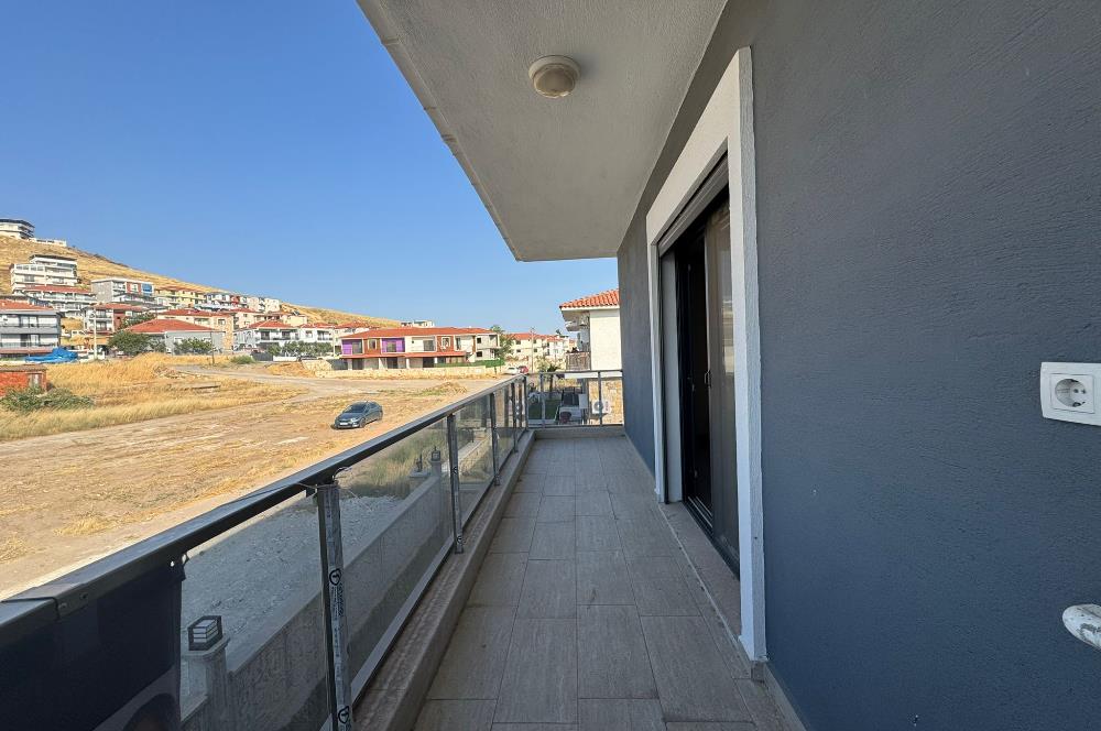 Foça Bağarası'nda Site İçerisinde Satılık Sıfır 2+1 Daire 