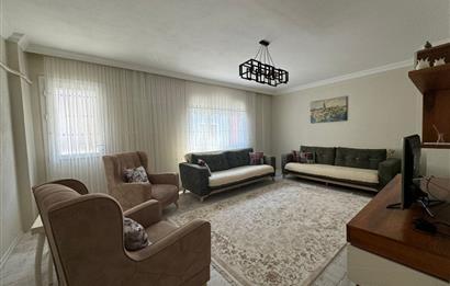 Bornova Pınarbaşı'nda Arakat Satılık 3+1 daire