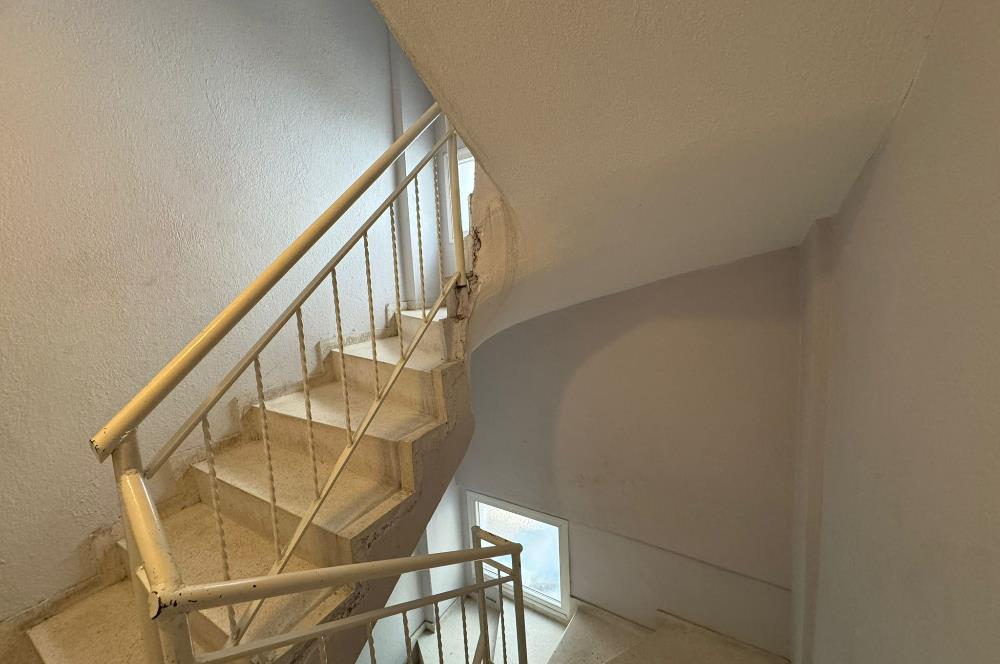 Bornova Pınarbaşı'nda Arakat Satılık 3+1 daire
