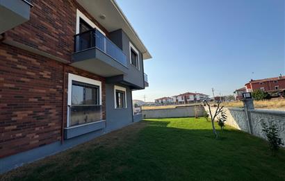 Foça Bağarası'nda Site İçerisinde Bahçe Katı Sıfır 2+1 Daire